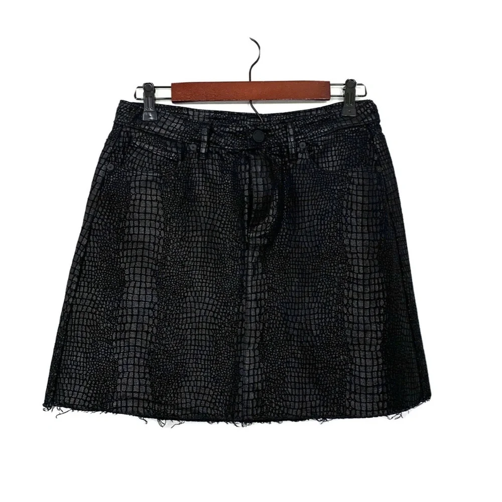 BLANKNYC Skirt Womens Size 26 Black Snake Print Coated Fray Raw Hem Mini NWT